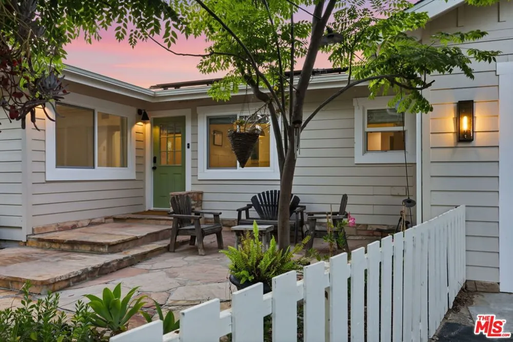 107 Alto Drive Oak View, CA 93022