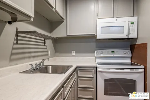 550 Villa Court #214