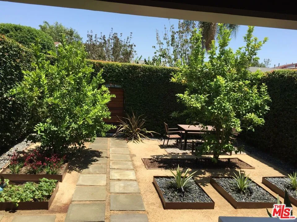1315 McCadden Place Los Angeles, CA 90028