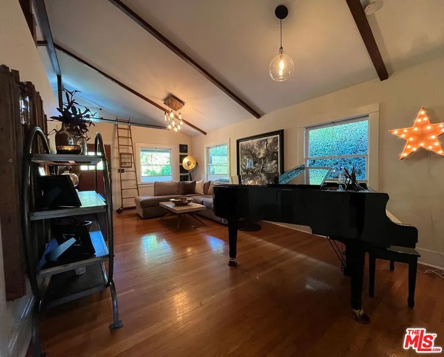 1315 McCadden Place Los Angeles, CA 90028