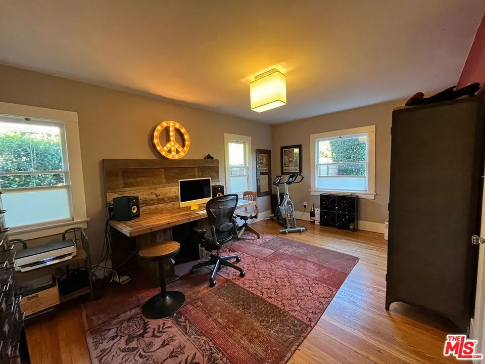 1315 McCadden Place Los Angeles, CA 90028