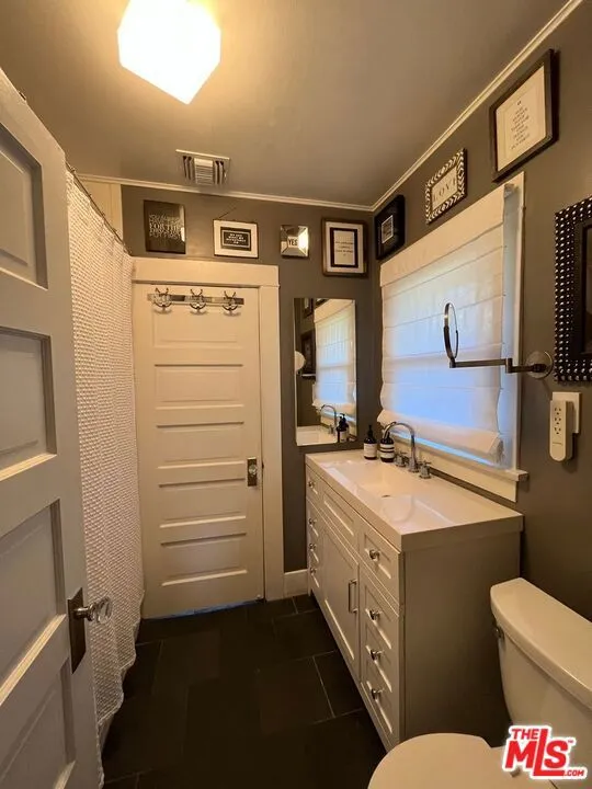 1315 McCadden Place Los Angeles, CA 90028