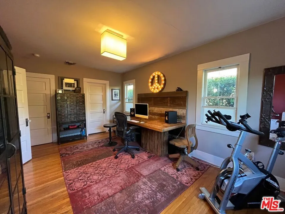 1315 McCadden Place Los Angeles, CA 90028