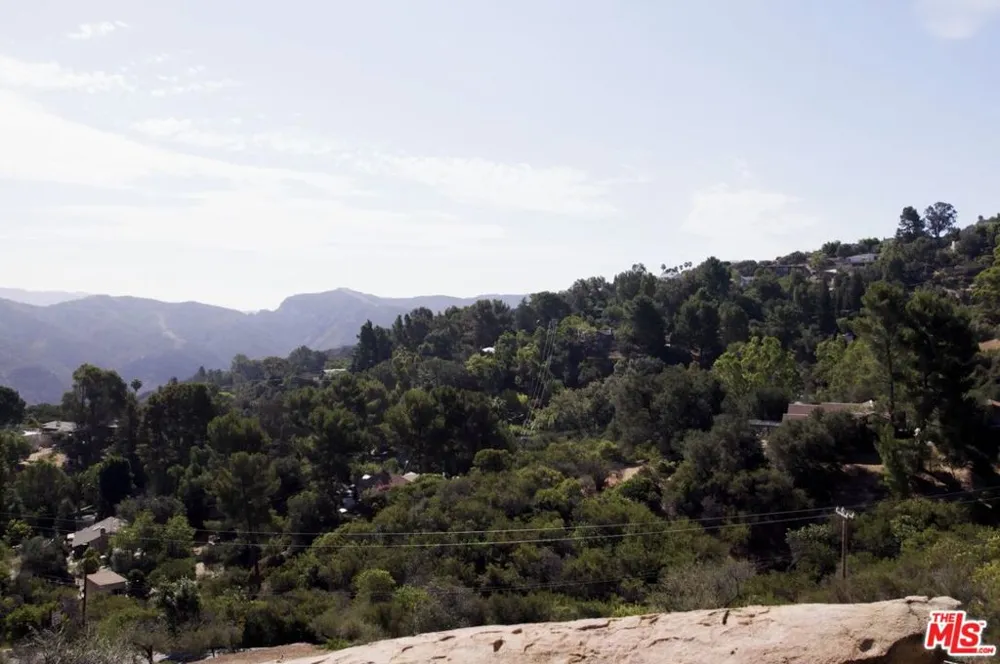 Tuna Canyon Road Topanga, CA 90290