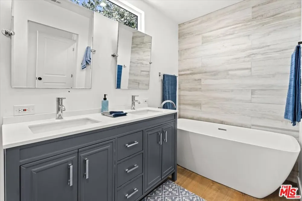 6212 Tunney Avenue Tarzana, CA 91335