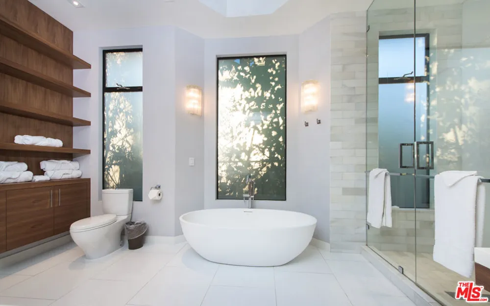 900 HILLCREST ROAD Beverly Hills, CA 90210