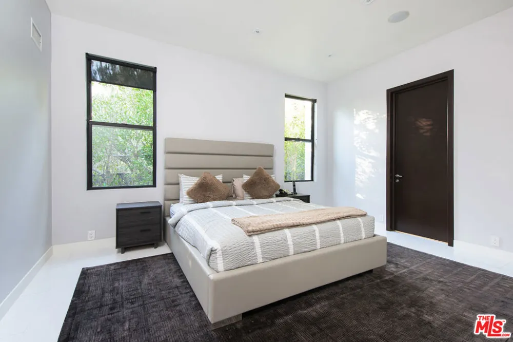 900 HILLCREST ROAD Beverly Hills, CA 90210