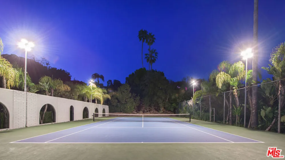 900 HILLCREST ROAD Beverly Hills, CA 90210