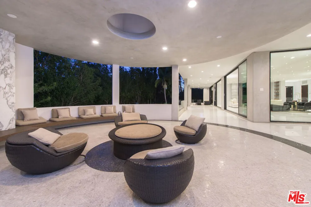 900 HILLCREST ROAD Beverly Hills, CA 90210