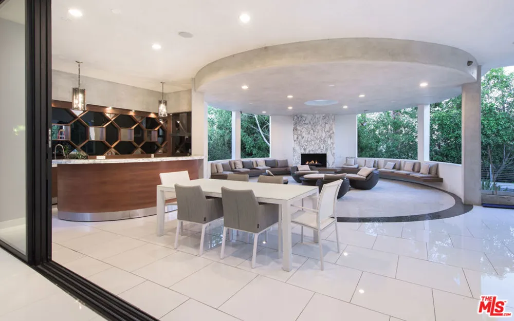 900 HILLCREST ROAD Beverly Hills, CA 90210