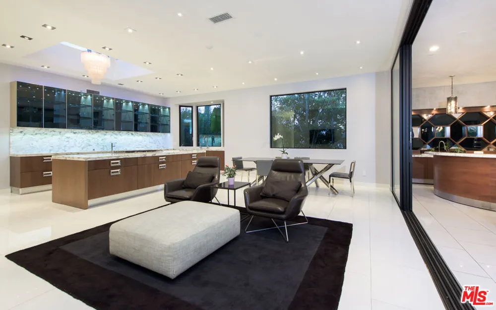 900 HILLCREST ROAD Beverly Hills, CA 90210