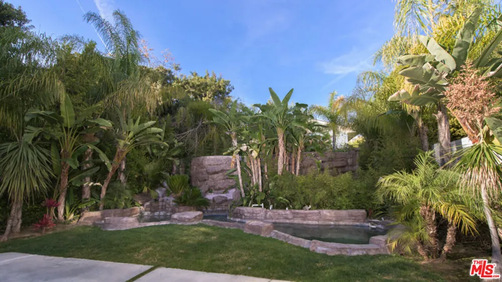 900 HILLCREST ROAD Beverly Hills, CA 90210