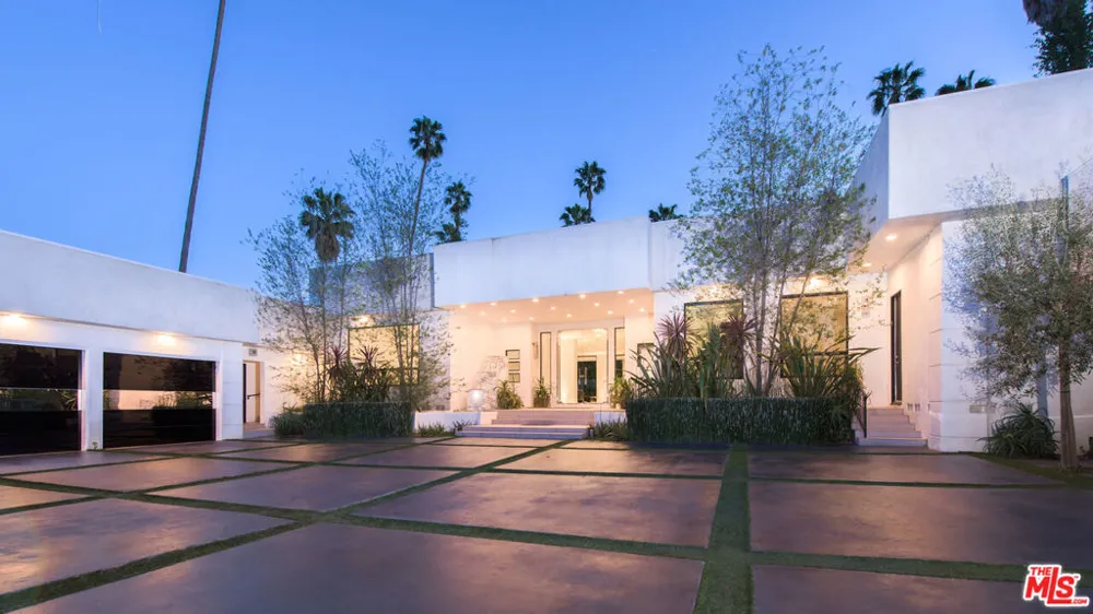900 HILLCREST ROAD Beverly Hills, CA 90210