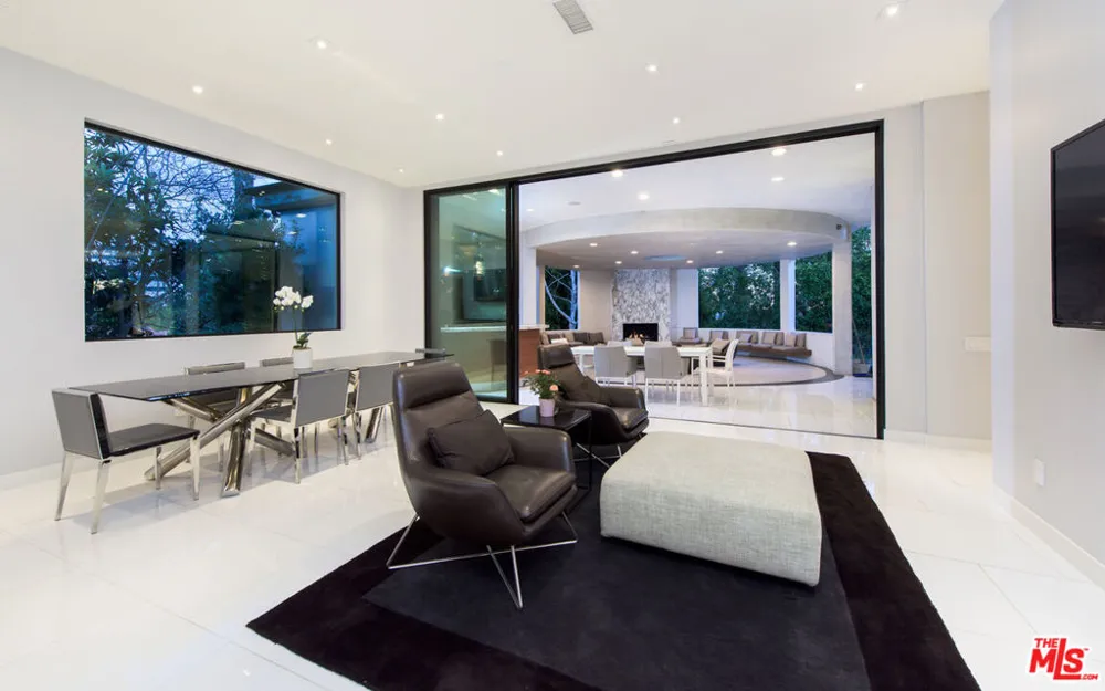 900 HILLCREST ROAD Beverly Hills, CA 90210