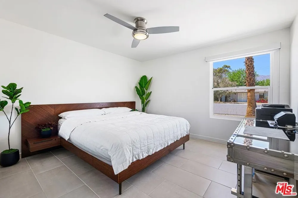 2002 Whitewater Club Drive Palm Springs, CA 92262