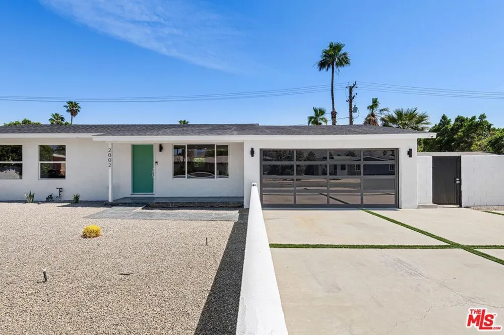 2002 Whitewater Club Drive Palm Springs, CA 92262