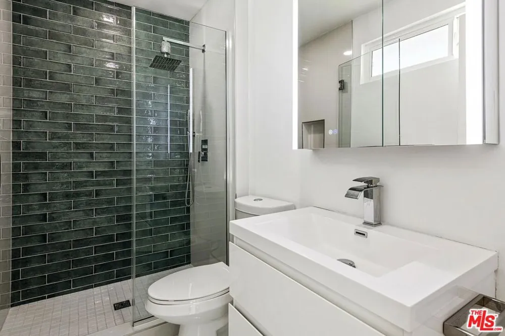 2002 Whitewater Club Drive Palm Springs, CA 92262