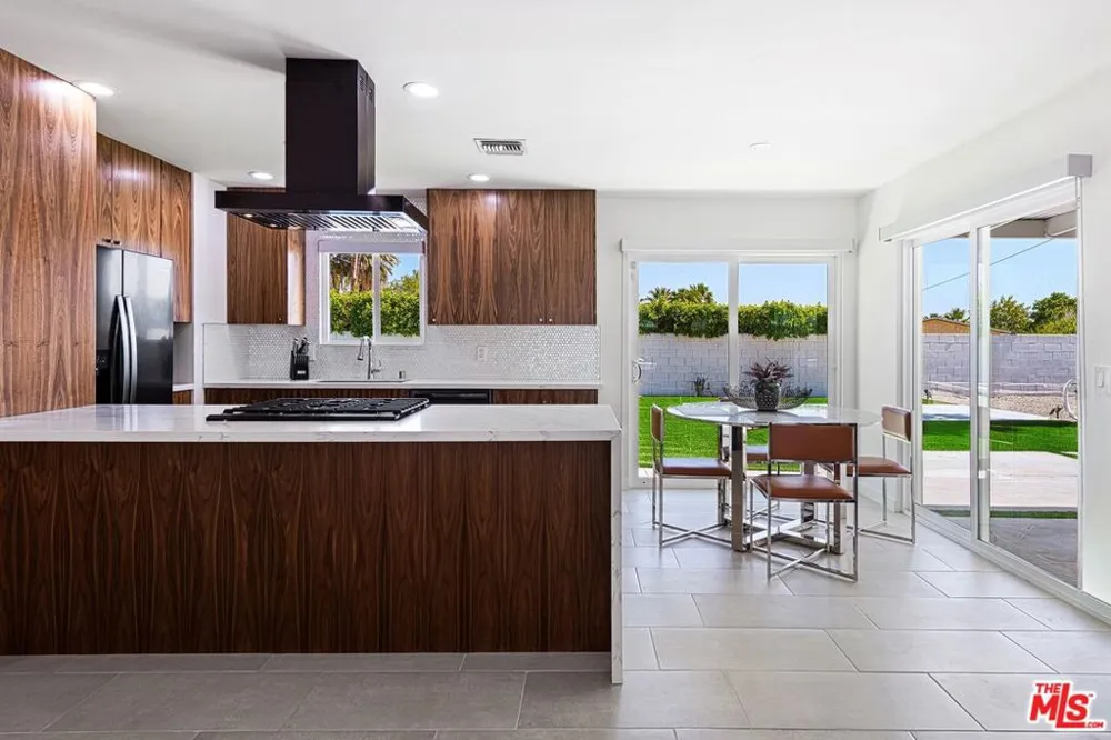 2002 Whitewater Club Drive Palm Springs, CA 92262