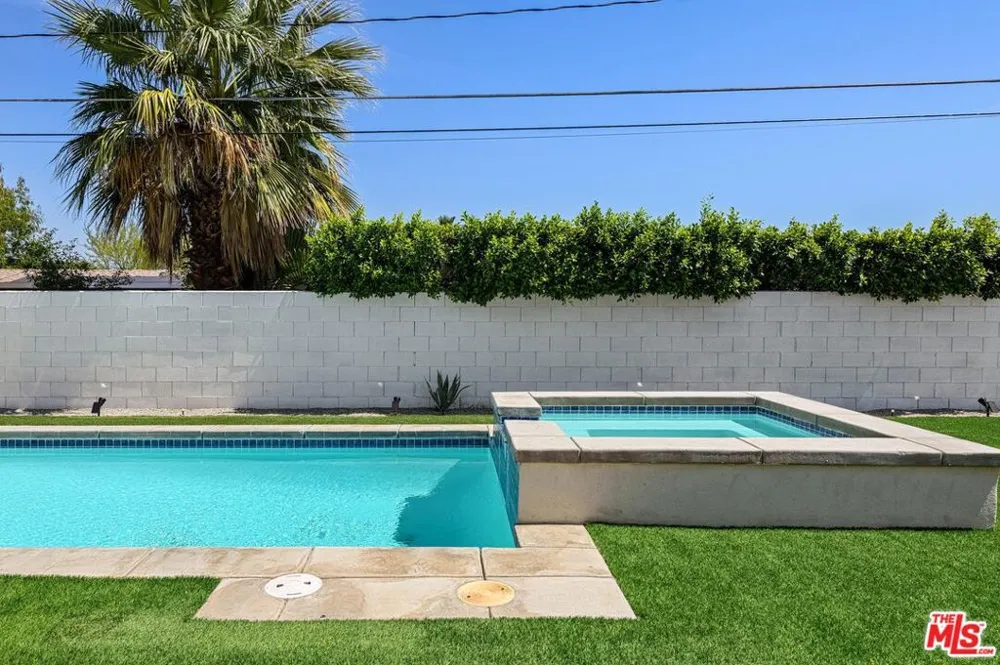 2002 Whitewater Club Drive Palm Springs, CA 92262
