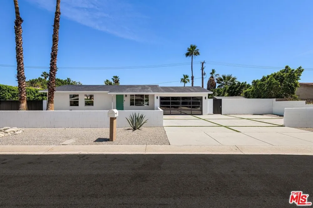 2002 Whitewater Club Drive Palm Springs, CA 92262