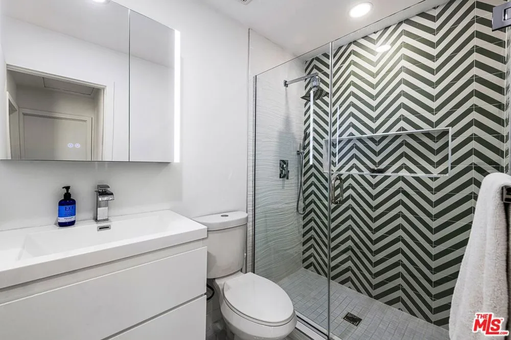 2002 Whitewater Club Drive Palm Springs, CA 92262