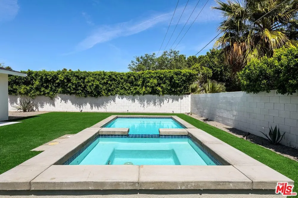 2002 Whitewater Club Drive Palm Springs, CA 92262