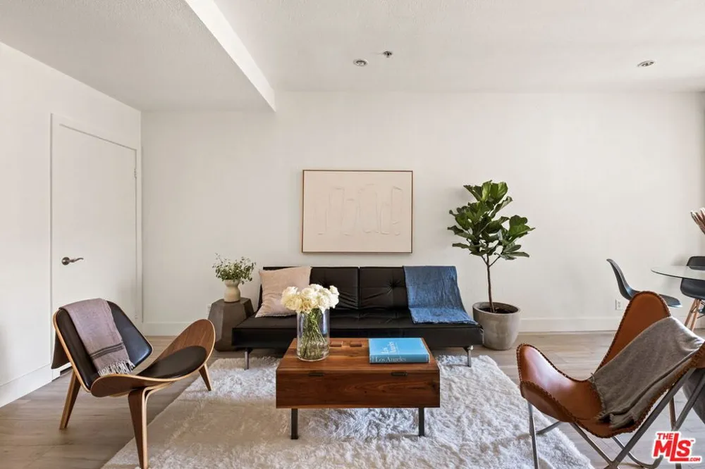 585 Rossmore Avenue #506 Los Angeles, CA 90004