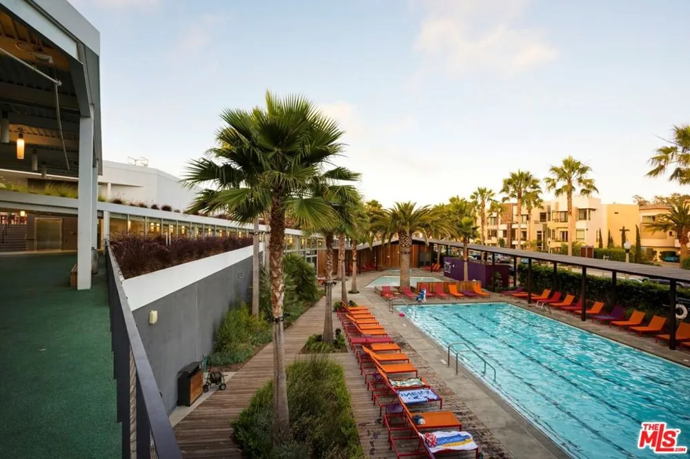 13020 Pacific #203 Playa Vista, CA 90094