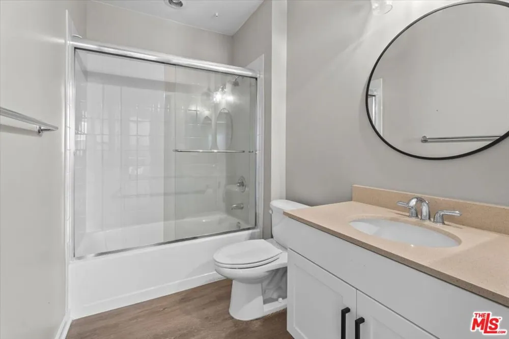 13020 Pacific #203 Playa Vista, CA 90094