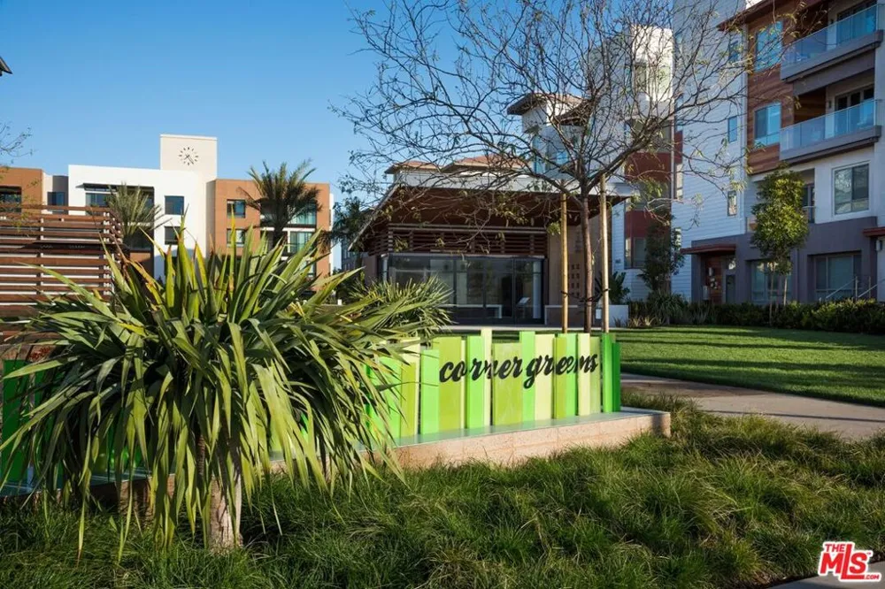 13020 Pacific #203 Playa Vista, CA 90094