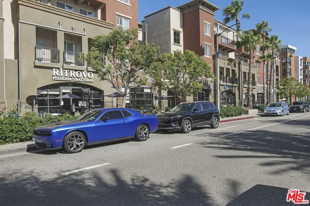 13020 Pacific #203 Playa Vista, CA 90094