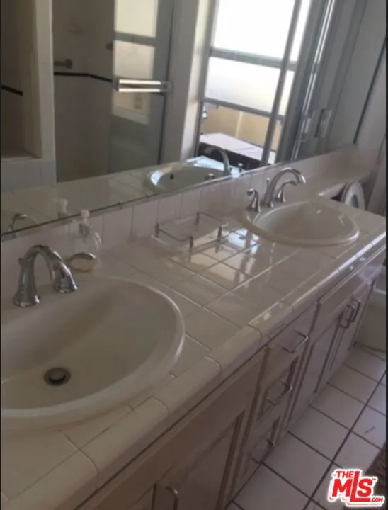 1917 Glendon Avenue #302 Los Angeles, CA 90025