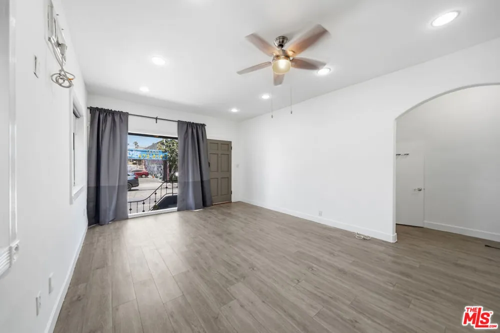 5760 Melrose Avenue Los Angeles, CA 90038