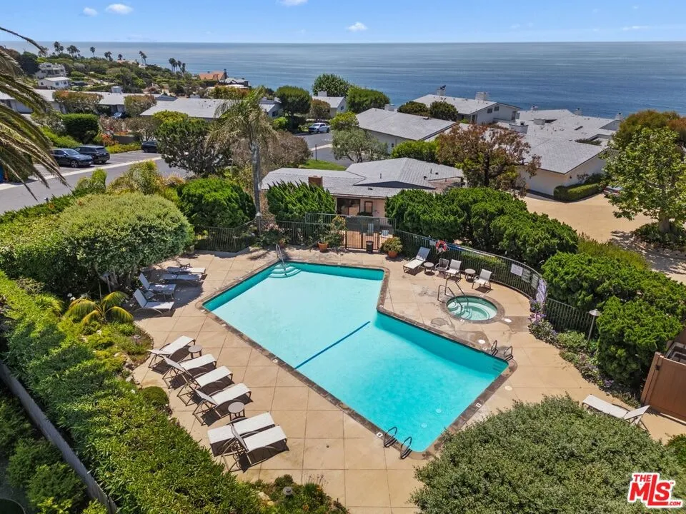 6798 Las Olas Way Malibu, CA 90265