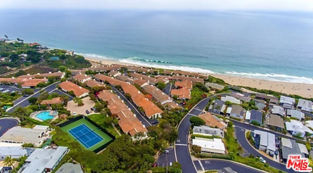 6798 Las Olas Way Malibu, CA 90265