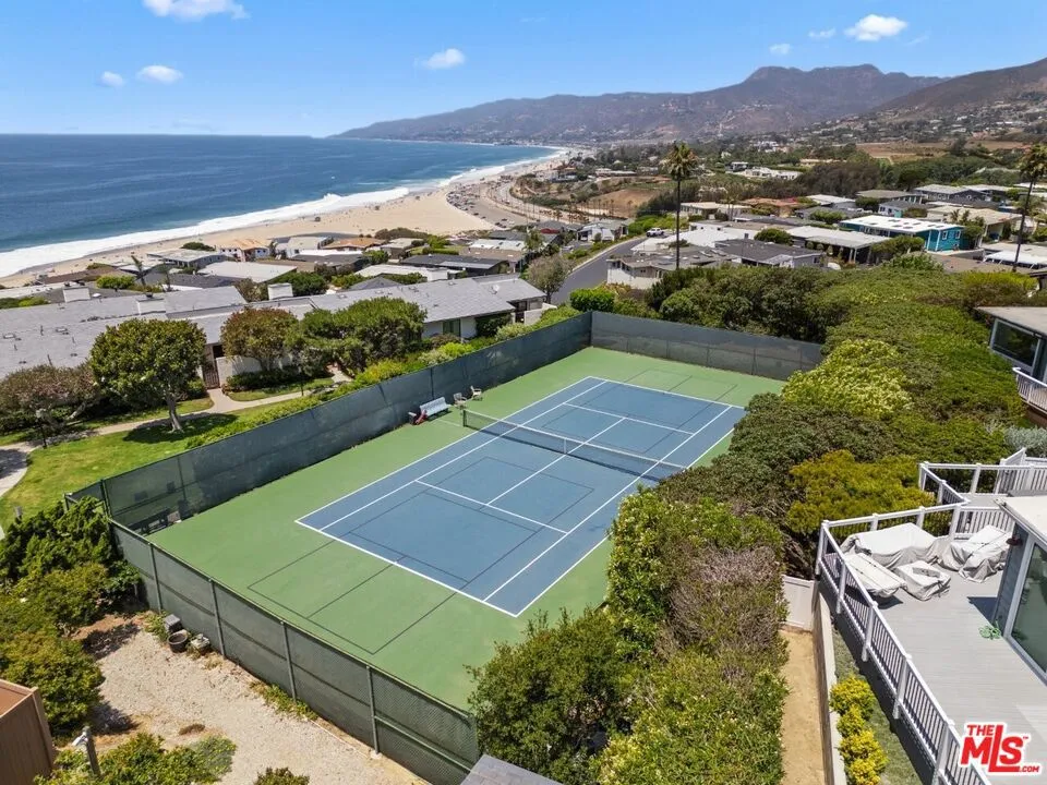 6798 Las Olas Way Malibu, CA 90265