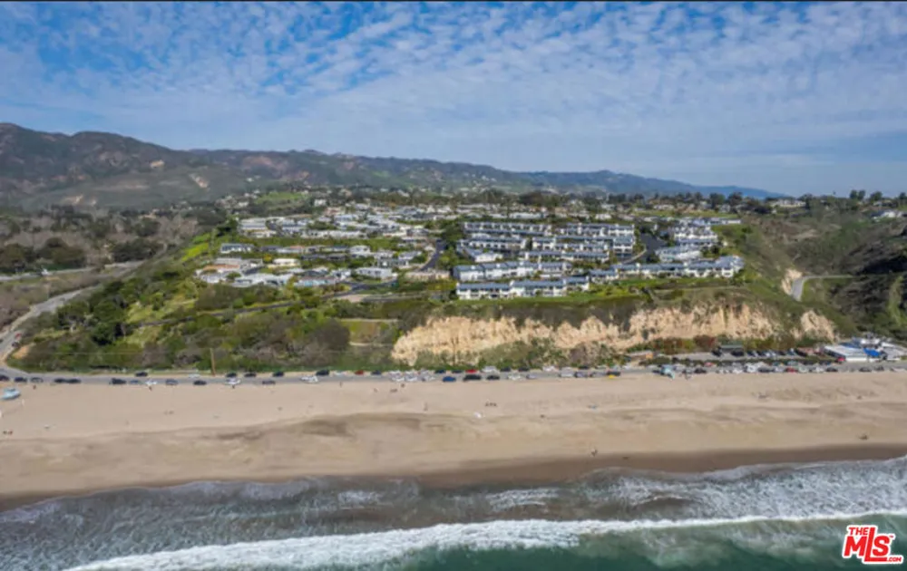 6798 Las Olas Way Malibu, CA 90265