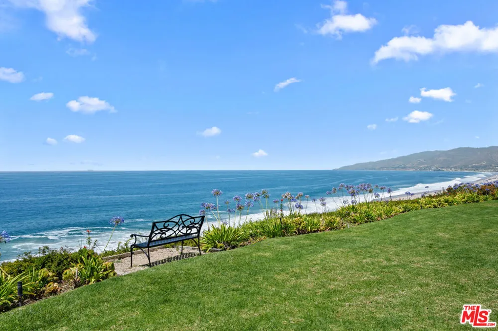 6798 Las Olas Way Malibu, CA 90265
