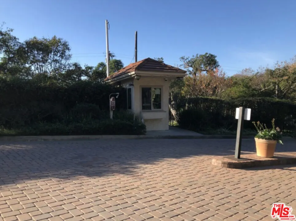 6798 Las Olas Way Malibu, CA 90265