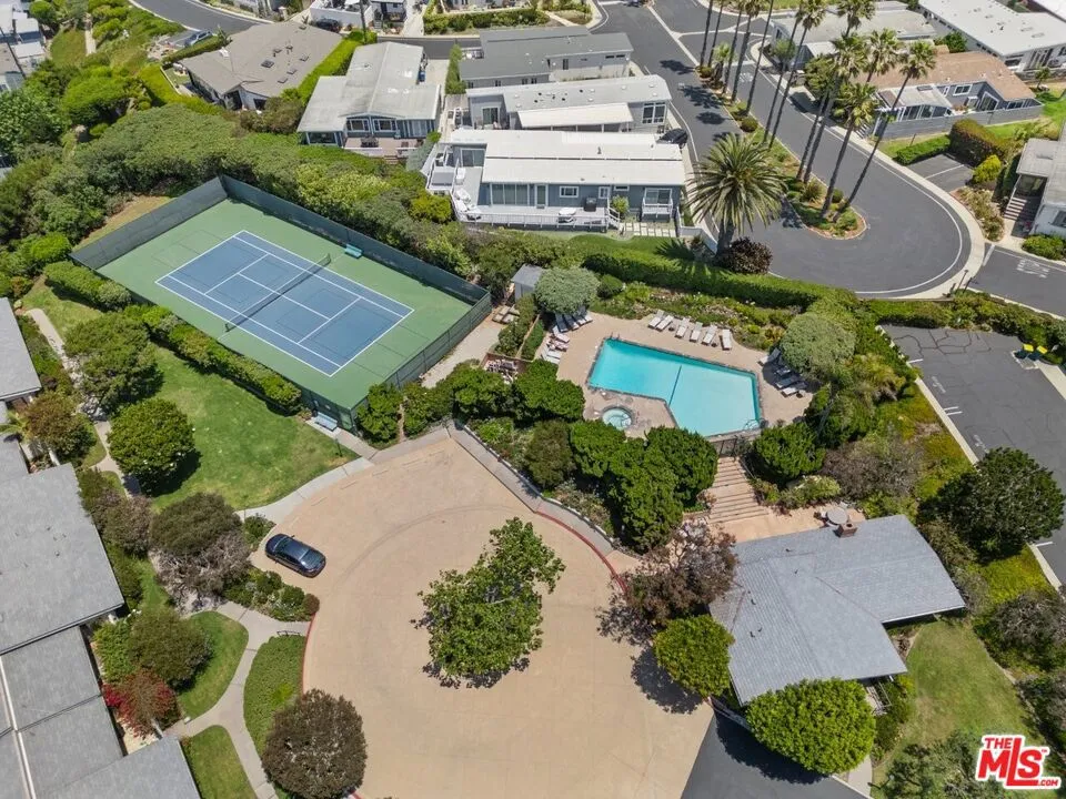 6798 Las Olas Way Malibu, CA 90265