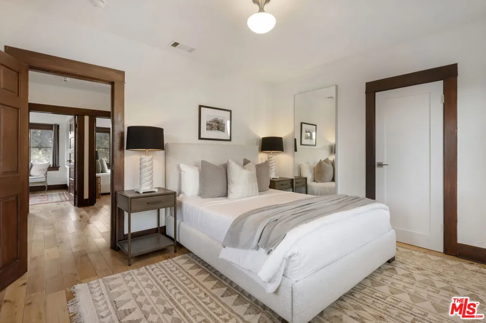 1922 Taft Avenue Los Angeles, CA 90068