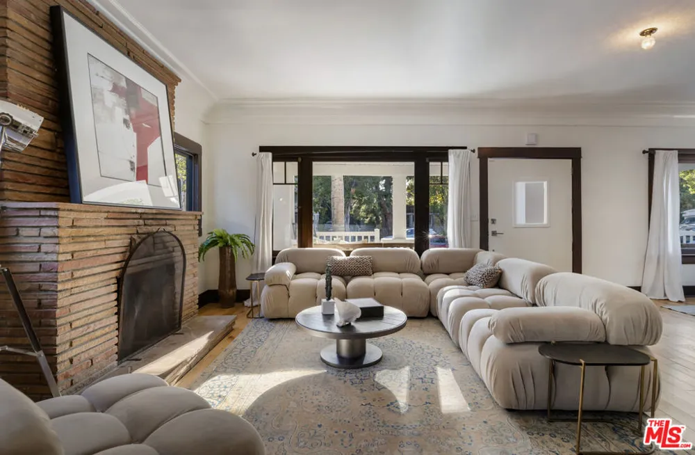 1922 Taft Avenue Los Angeles, CA 90068