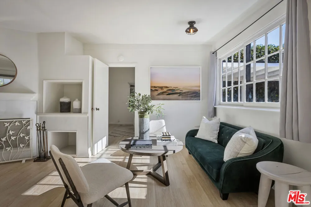 1922 Taft Avenue Los Angeles, CA 90068