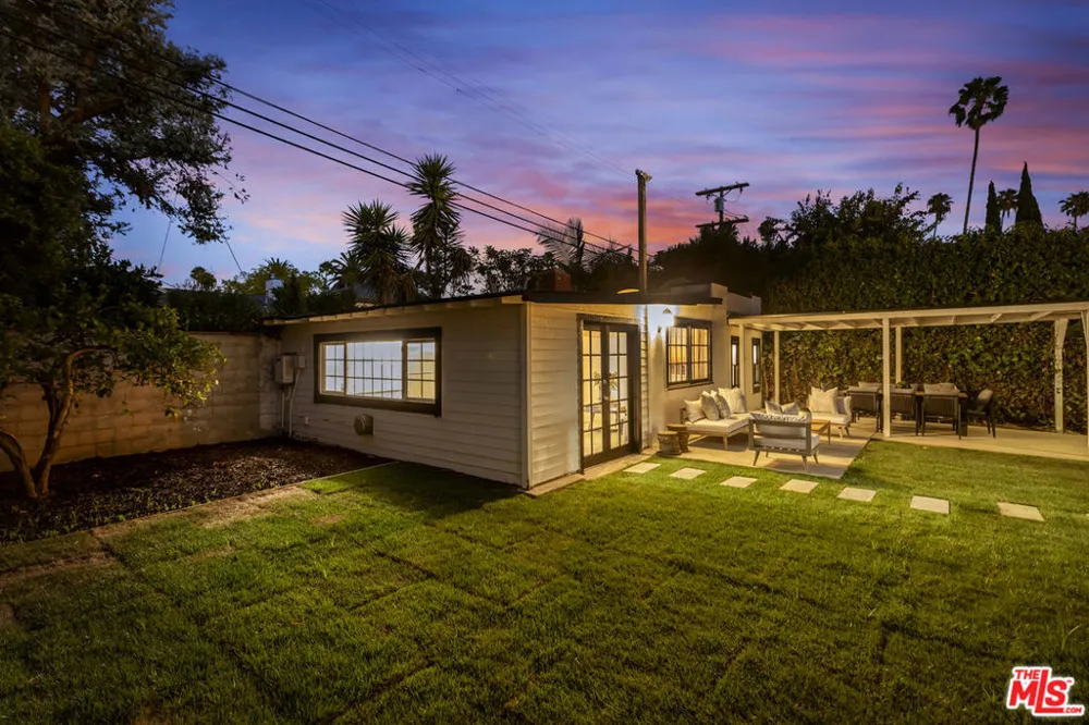 1922 Taft Avenue Los Angeles, CA 90068