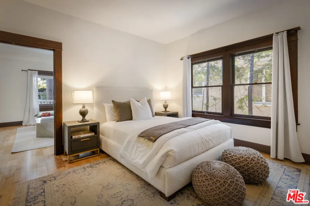 1922 Taft Avenue Los Angeles, CA 90068