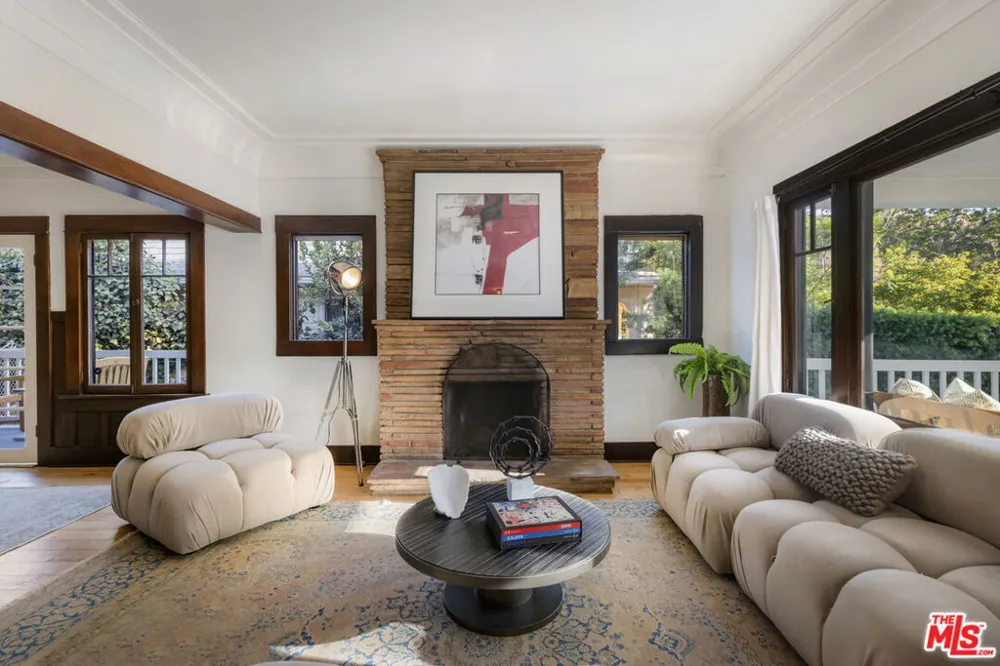1922 Taft Avenue Los Angeles, CA 90068