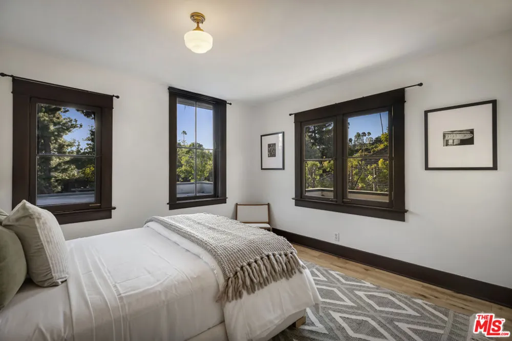 1922 Taft Avenue Los Angeles, CA 90068