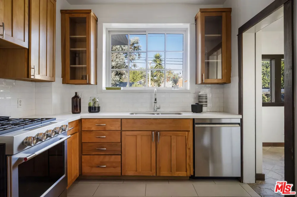 1922 Taft Avenue Los Angeles, CA 90068