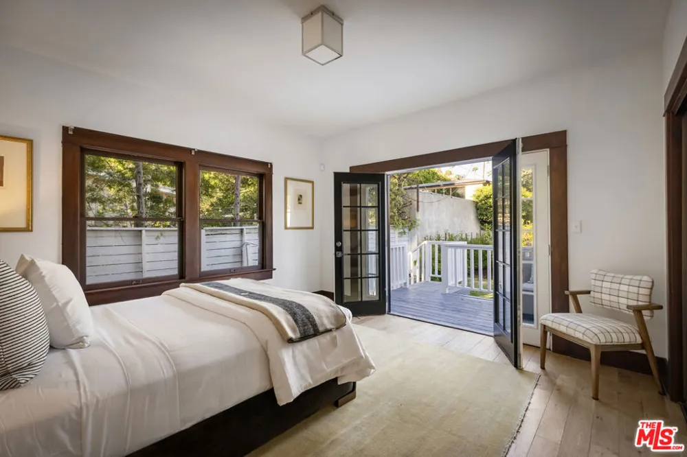 1922 Taft Avenue Los Angeles, CA 90068