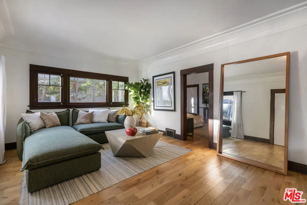 1922 Taft Avenue Los Angeles, CA 90068